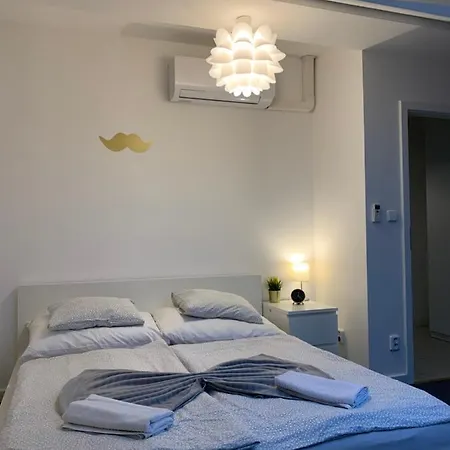 Little Tom Apartments Prag Exterior foto