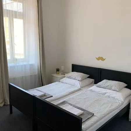 Little Tom Apartments Prag Exterior foto