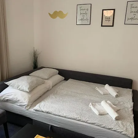 Little Tom Apartments Prag Exterior foto