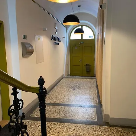 Little Tom Apartments Prag Exterior foto