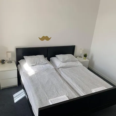 Little Tom Apartments Prag Exterior foto