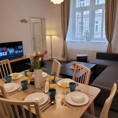 Little Tom Apartments Prag Exterior foto