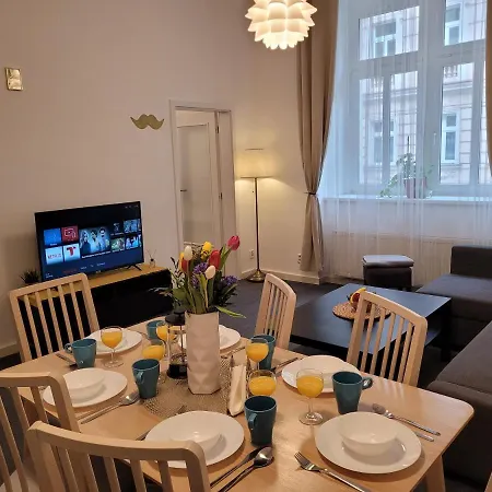 Little Tom Apartments Prag Exterior foto