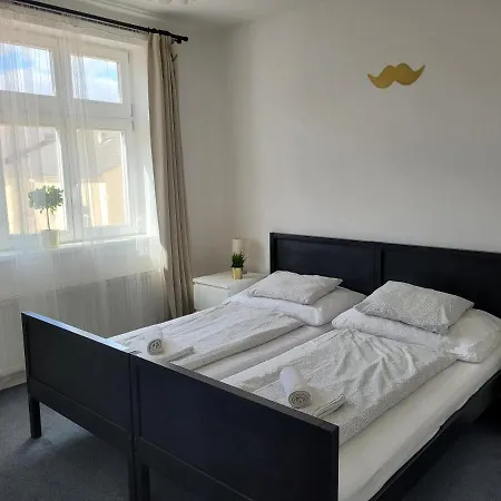 Little Tom Apartments Prag Exterior foto