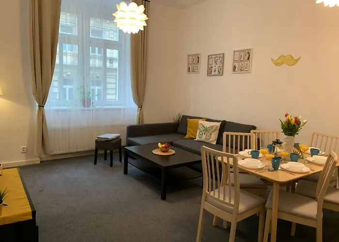 Little Tom Apartments